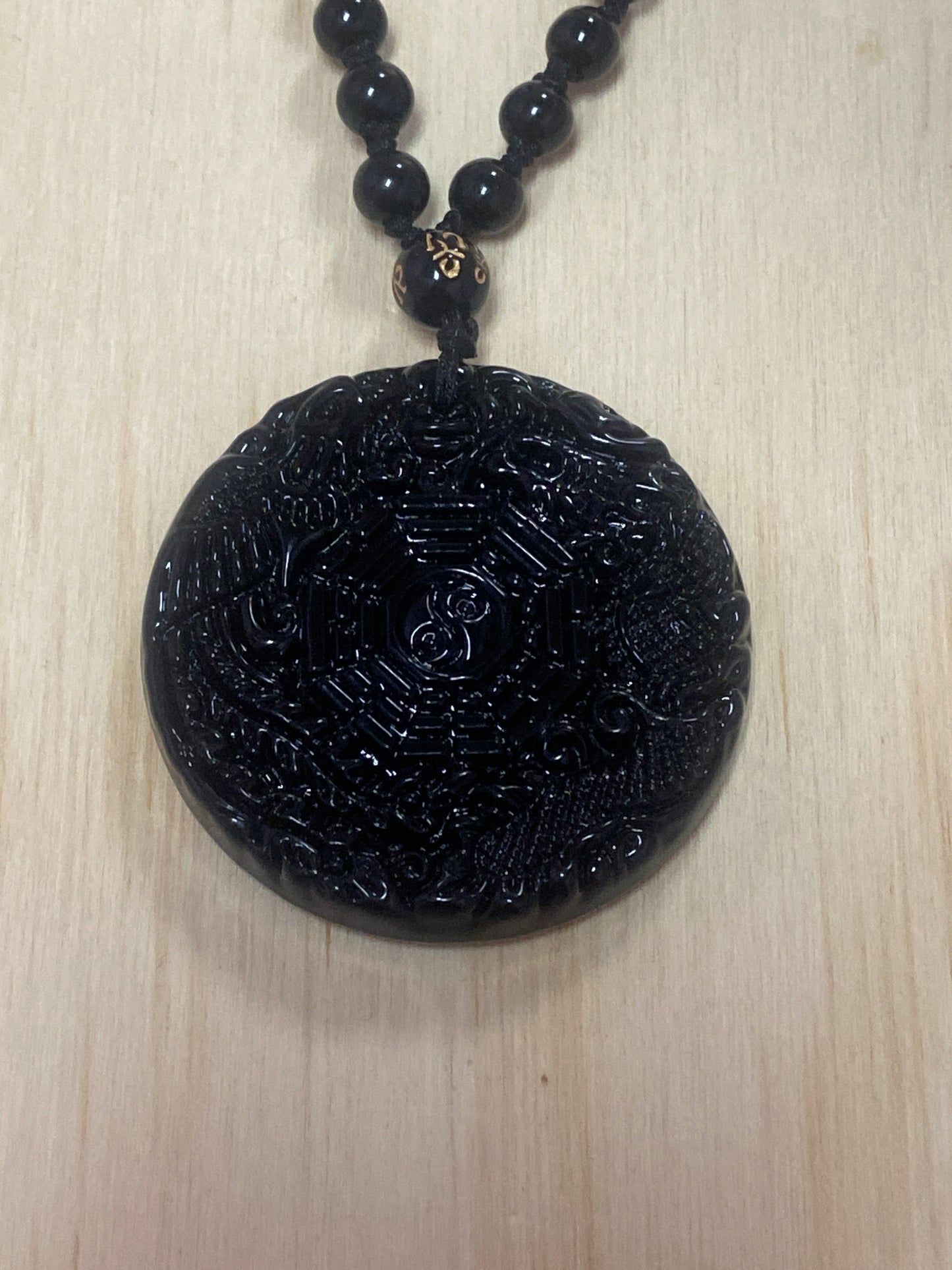 Obsidiana tallada