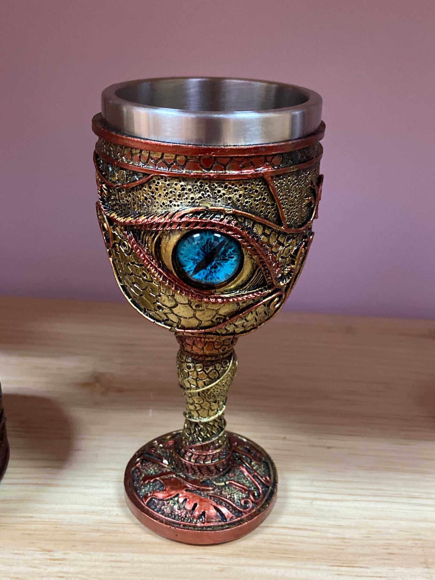 Taza de acero inoxidable con forma de ojo de dragón