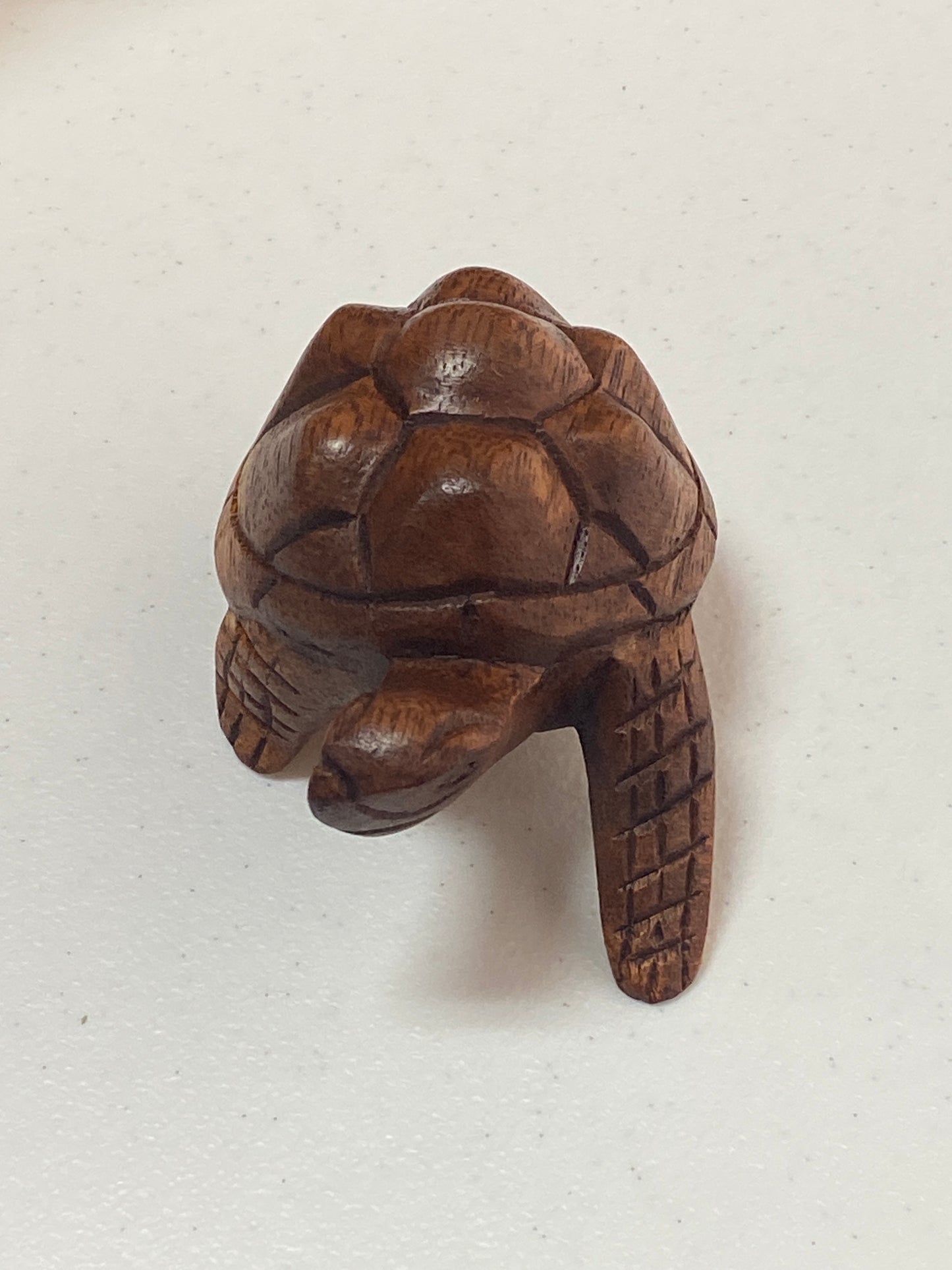 Figuras de tortugas de madera de tamaño mediano