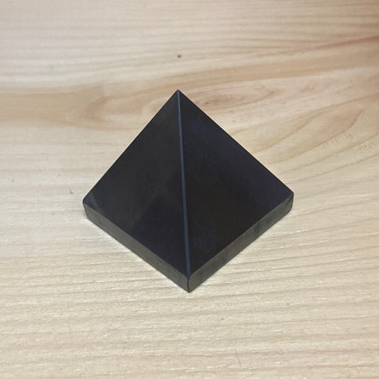 Shungite Pyramid 35mm