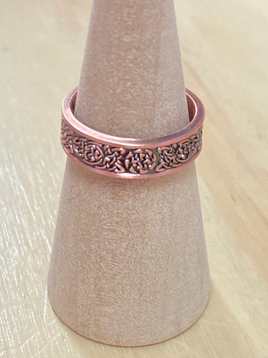 Anillo de cobre vintage con imanes