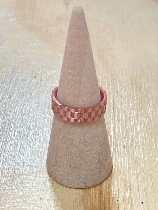 Anillo de cobre con eslabones vintage e imanes