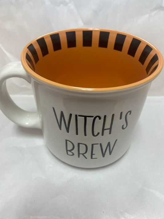 Taza de brebaje de bruja