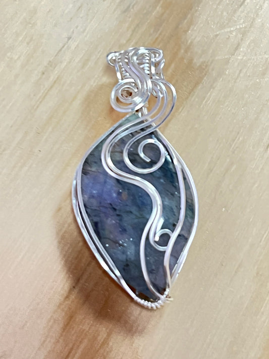 Labradorite Handmade Pendant