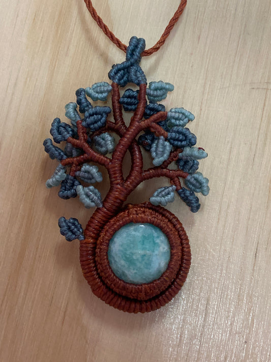 Árbol de macramé hecho a mano con amazonita para el cuello